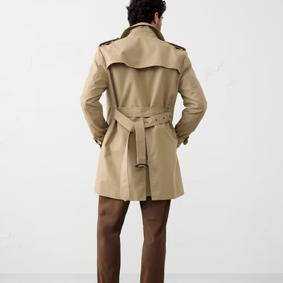 Banana Republic Men's Beige Trench Coat - Picture 5 of 8